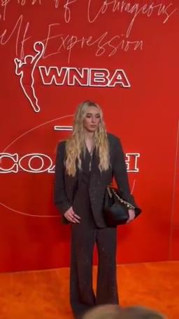 女狀元佩吉強(qiáng)勢登陸WNBA，實(shí)力超強(qiáng)，顏值也杠杠的