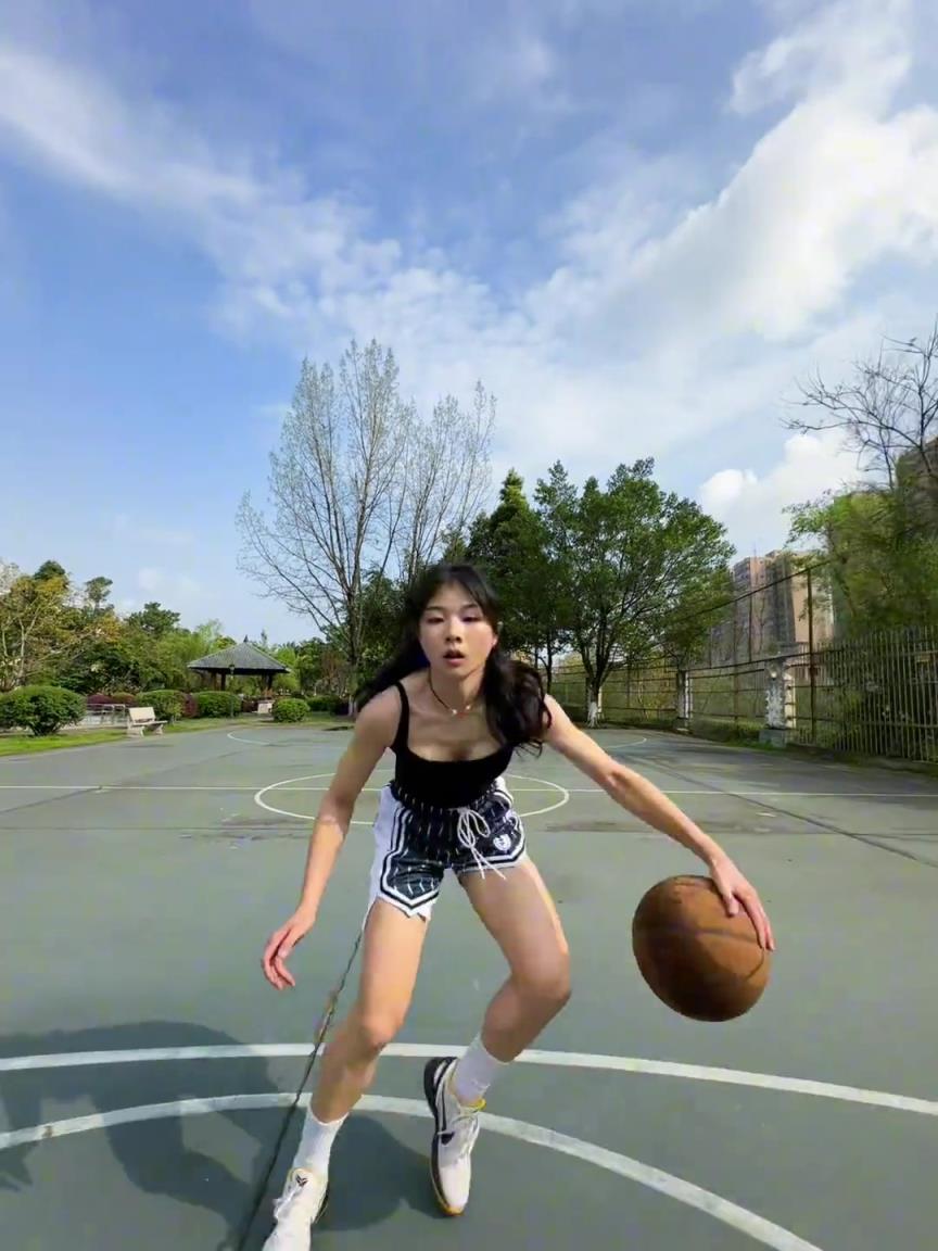 看著有點(diǎn)實(shí)力，敢背打我不？